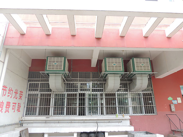 ZLG�����W(xu��)Уʳ�ý������L(f��ng)�C(j��)